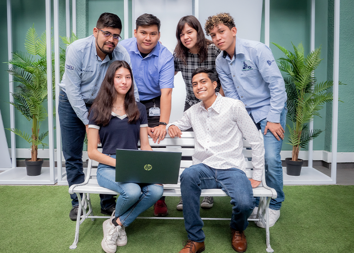 Estudiantes beneficiados del Proyecto Delfín 3