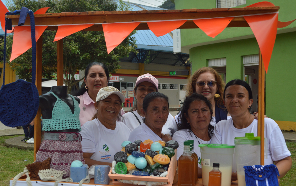 Participación de la Fundación Universitaria Los Libertadores en las Mesas de Desarrollo Municipal de La Palma y Yacopí