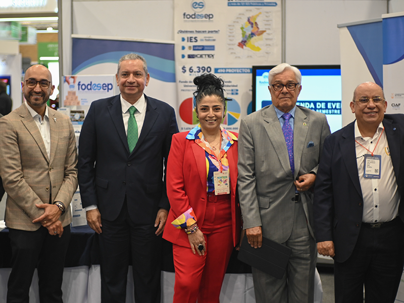 Los Libertadores participó en panel de rectores en Edutech